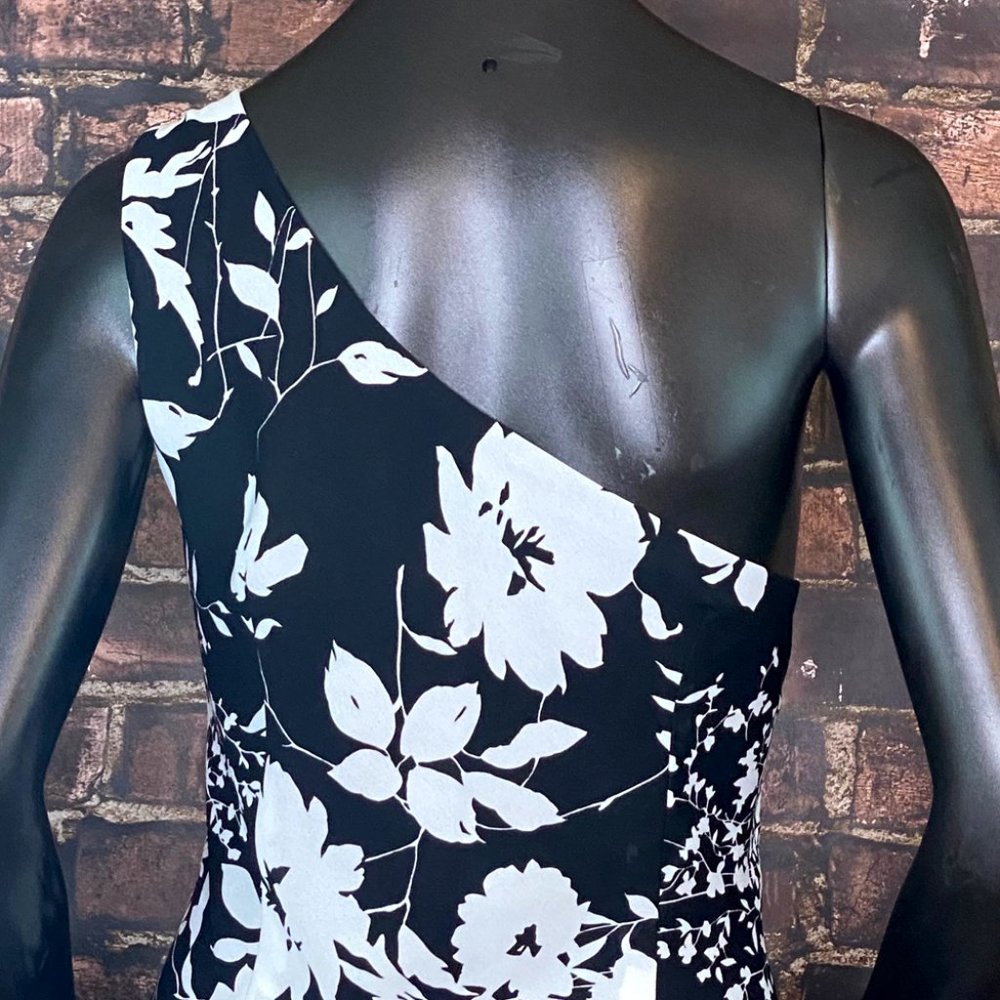 SOLD-CDC Black & White Floral Asymmetrical Dress - 12 - Picture 5 of 9